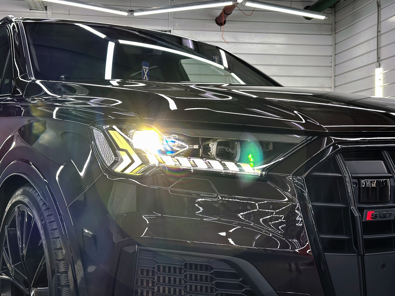 Полная оклейка кузова в бронепленку на Audi SQ7