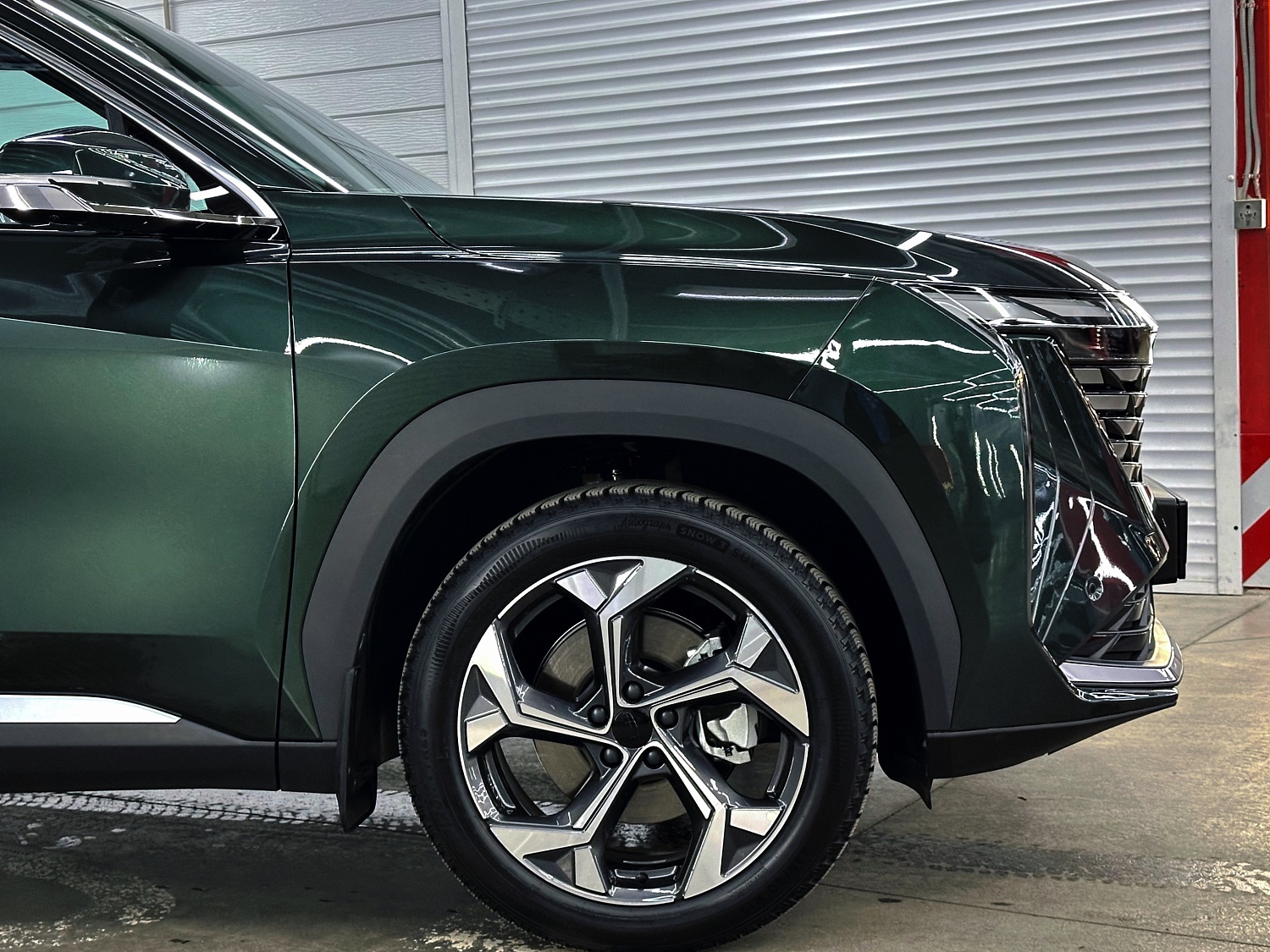 Защита зон риска на Geely Atlas