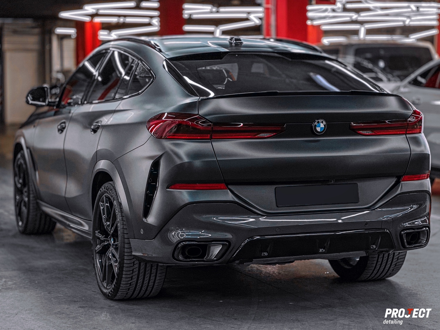 BMW X6 в матовом темно-сером цвете