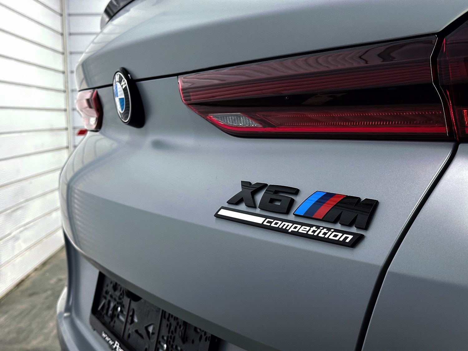 BMW X6M - сатиновый полиуретан