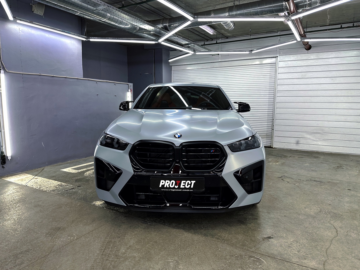 BMW X6M - сатиновый полиуретан