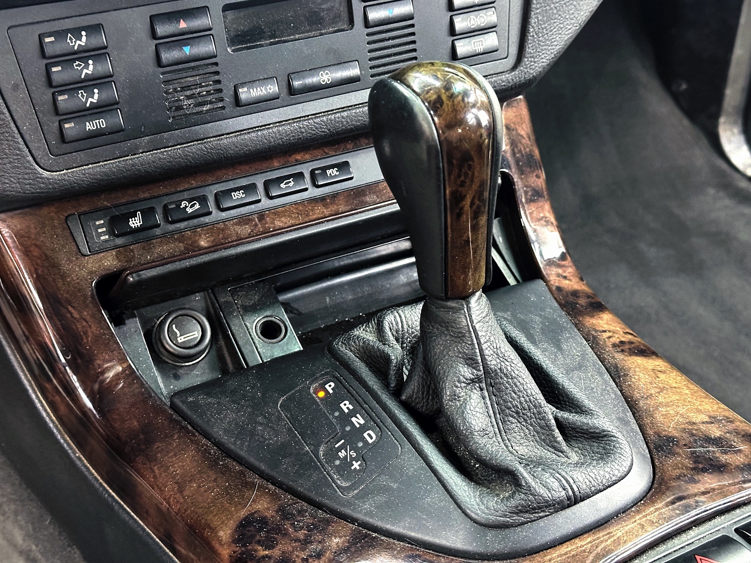 Химчистка салона с разбором на BMW X5