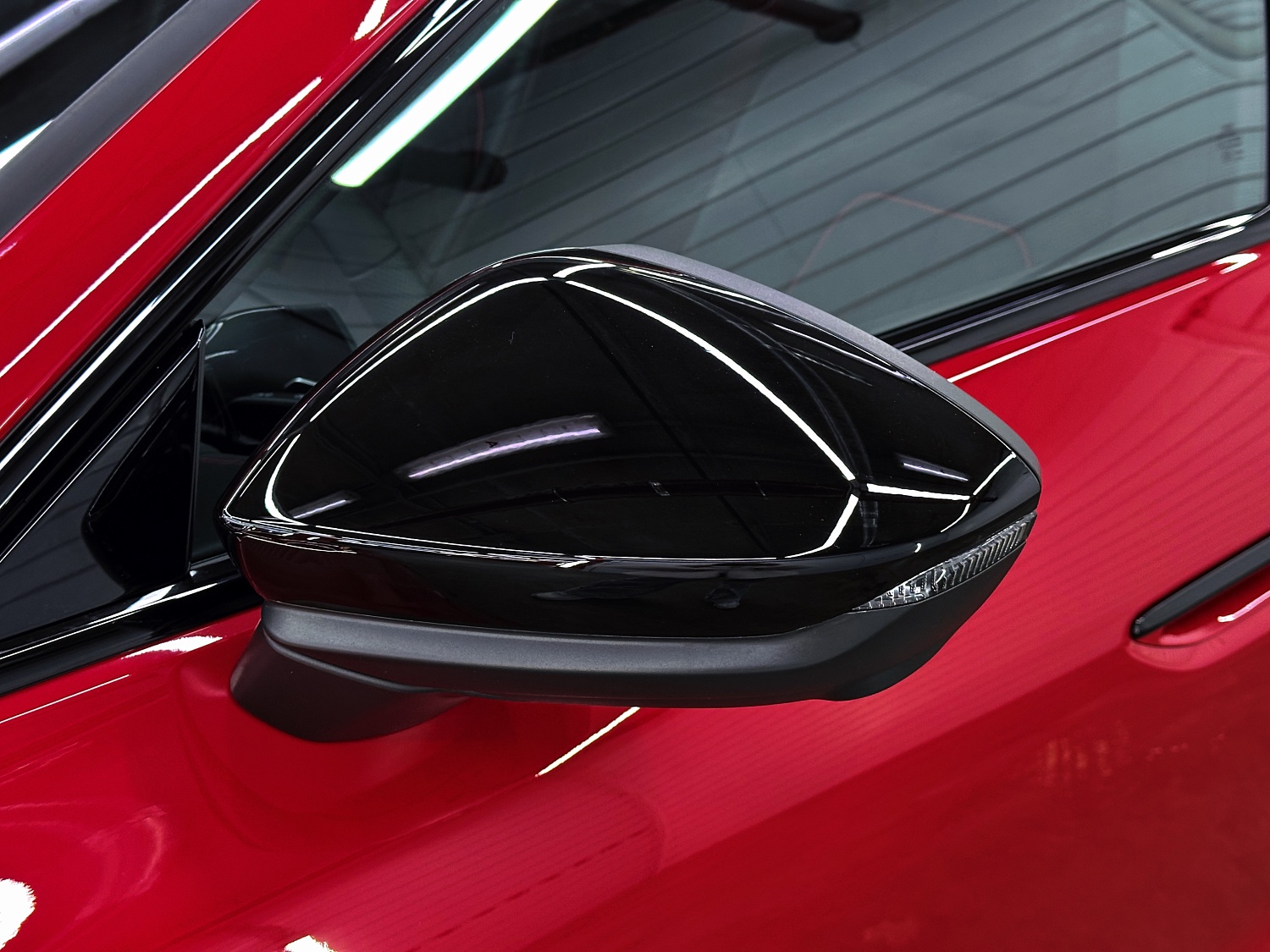 Audi A5L - новое авто в глянцевой бронепленке