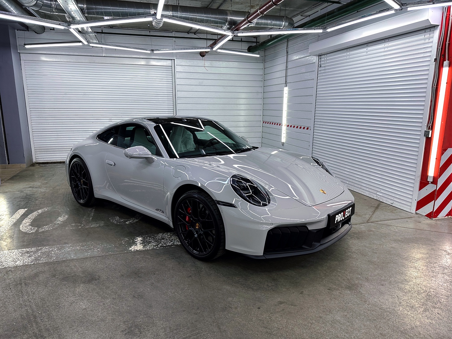 Оклейка в бронепленку Porsche 911 Carrera 4 GTS