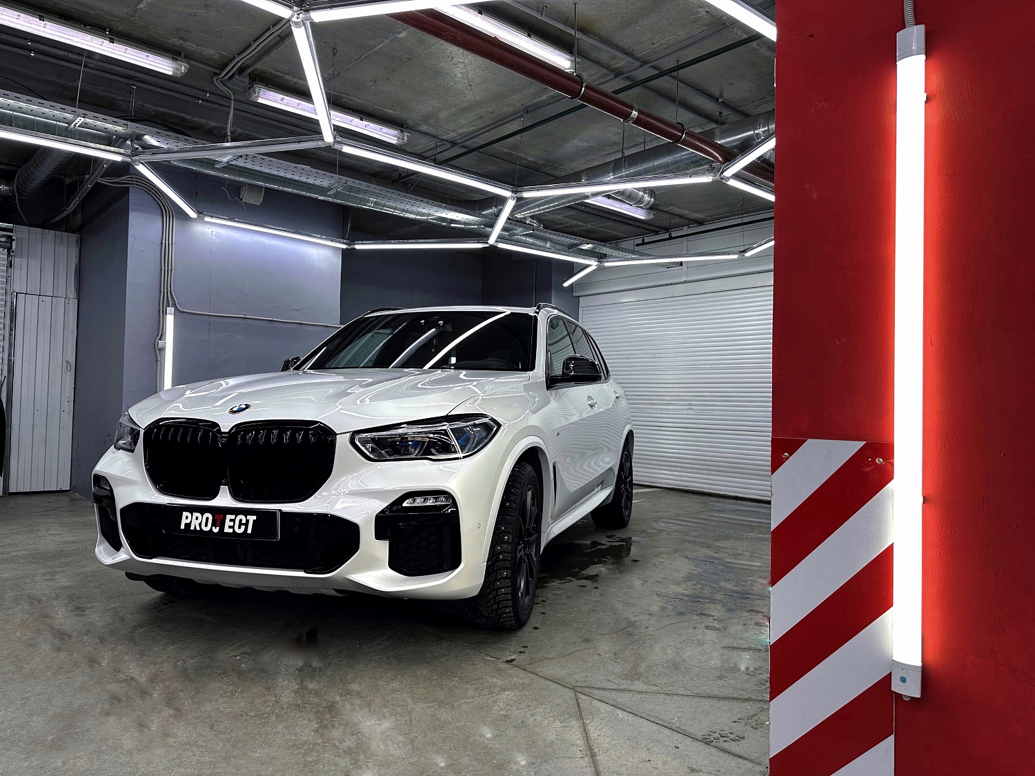 Оклейка зон риска и химчистка салона на BMW X5