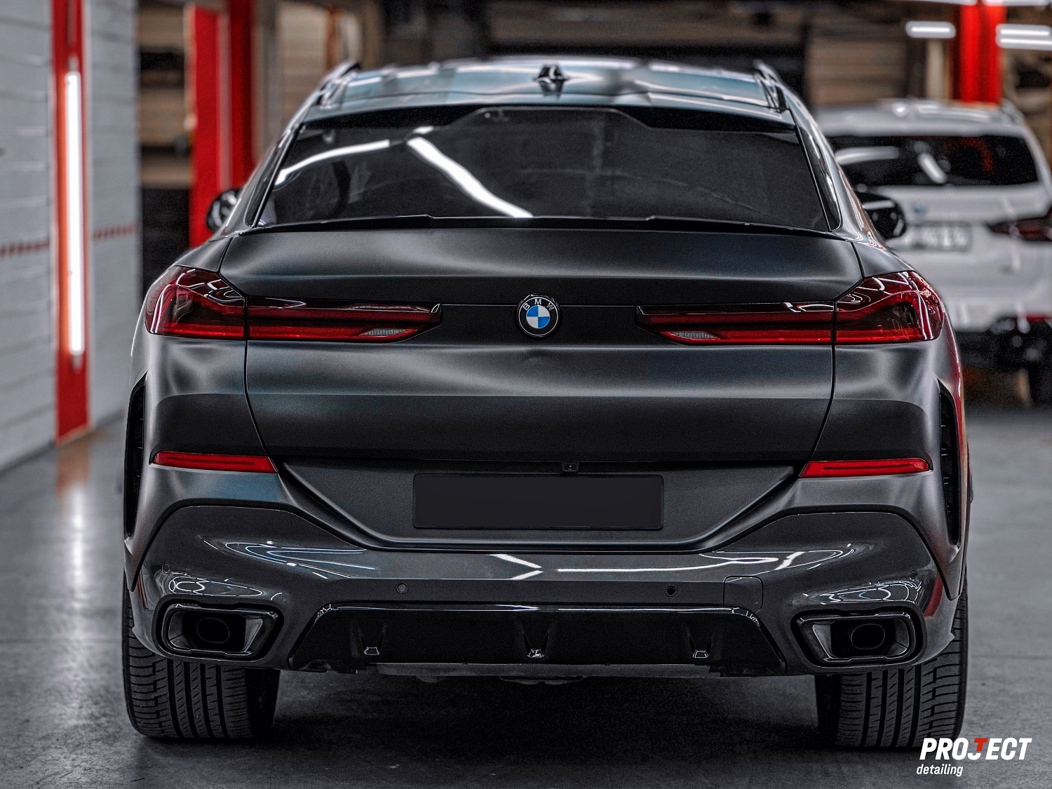 BMW X6 в матовом темно-сером цвете
