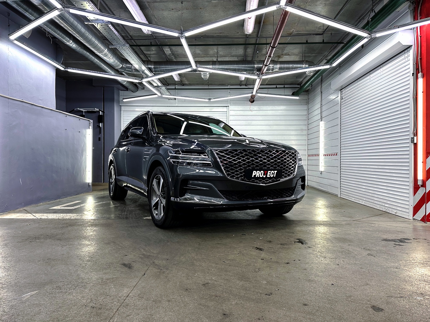 Genesis G80 - от химчистки салона до оклейки зон риска