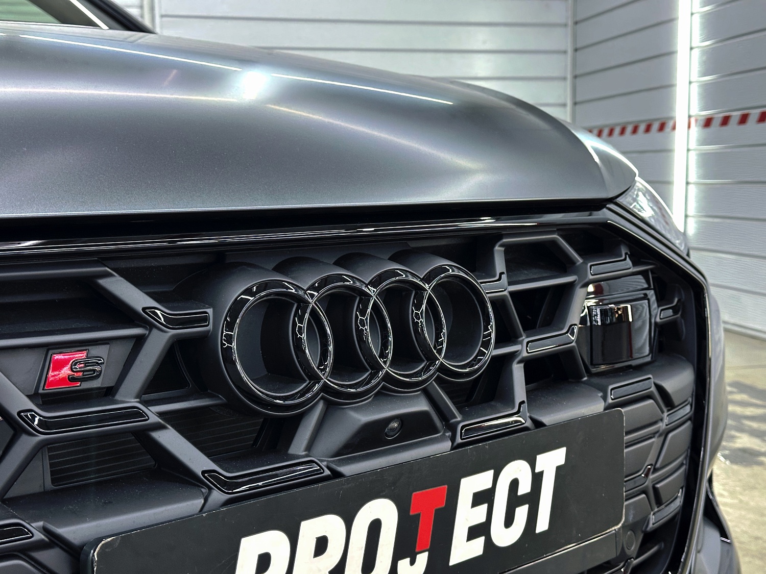 Audi S6 - сатиновый полиуретан