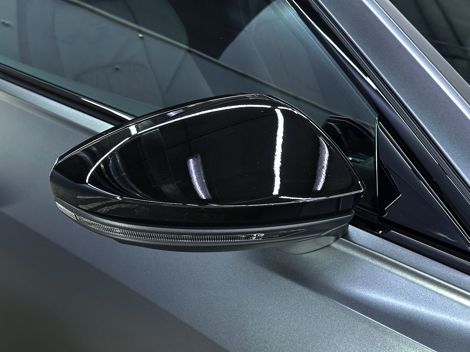 Audi S6 - сатиновый полиуретан