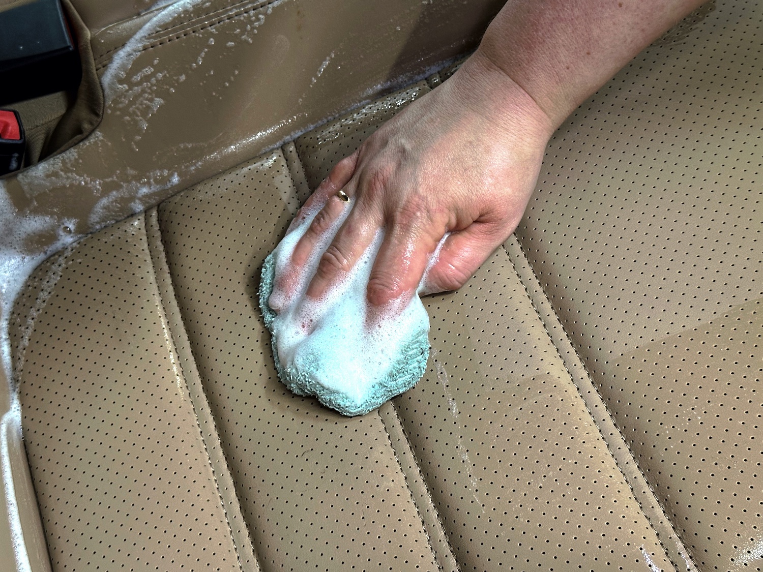 Химчистка салона Porsche Macan