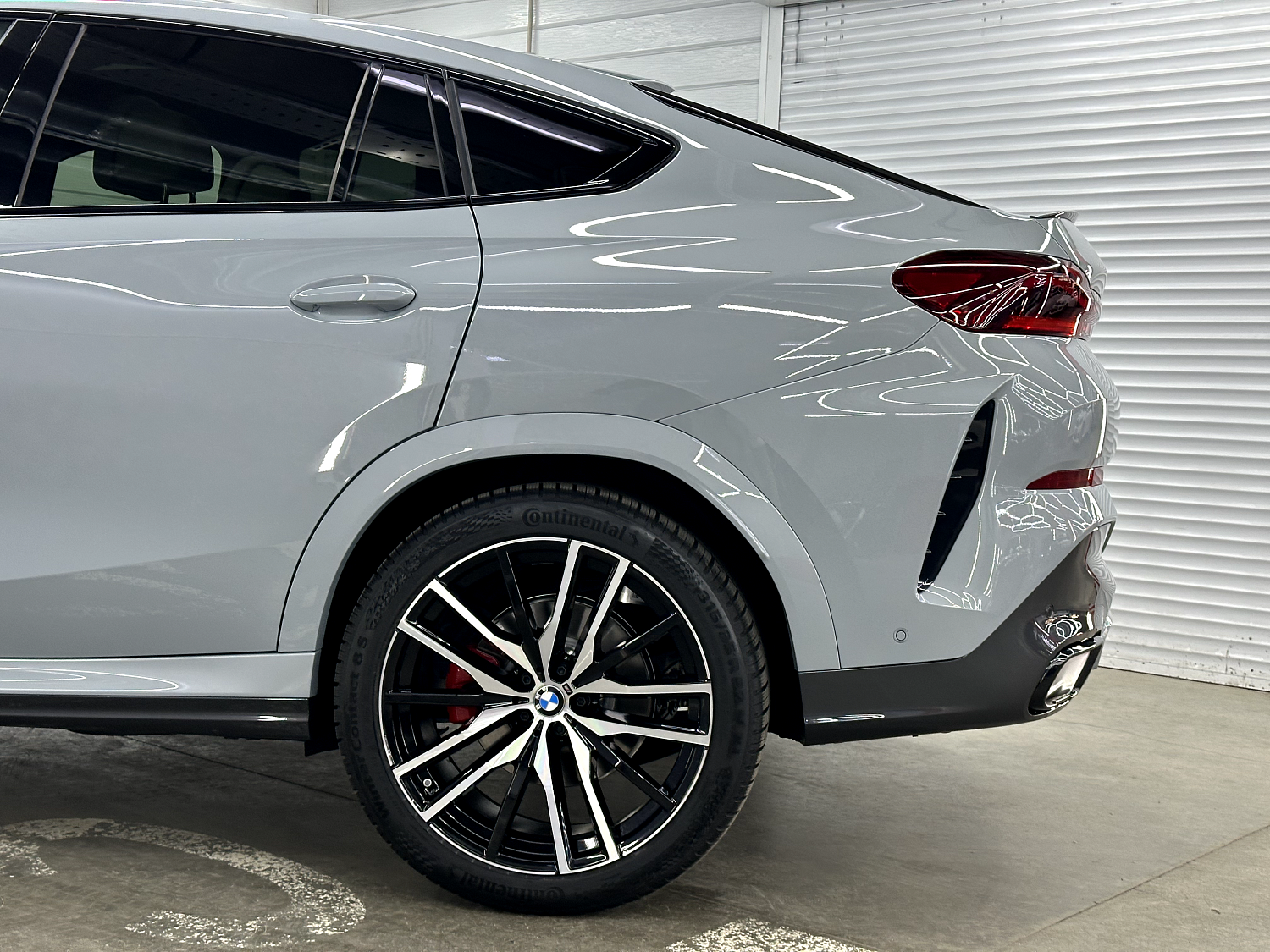 BMW X6 - полная оклейка кузова в полиуретан