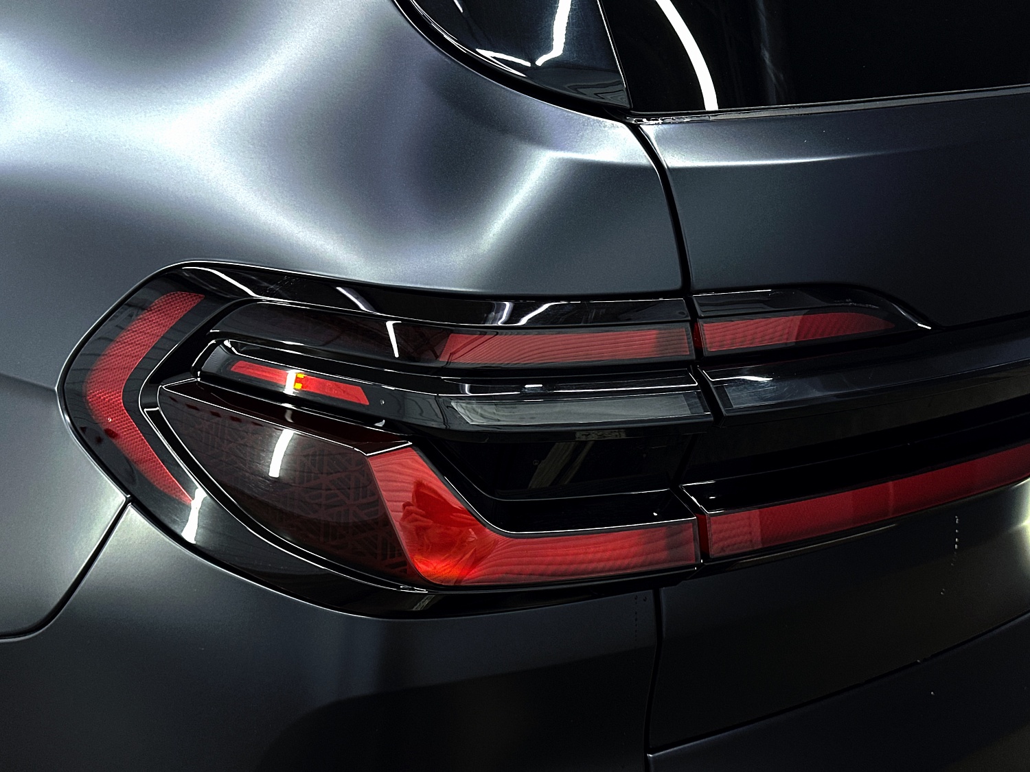 BMW X7 - полное покрытие кузова матовой пленкой