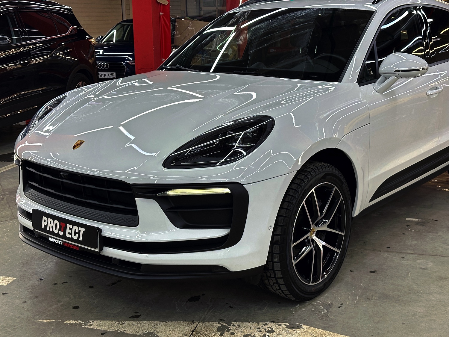 Porsche Macan - оклейка зон риска
