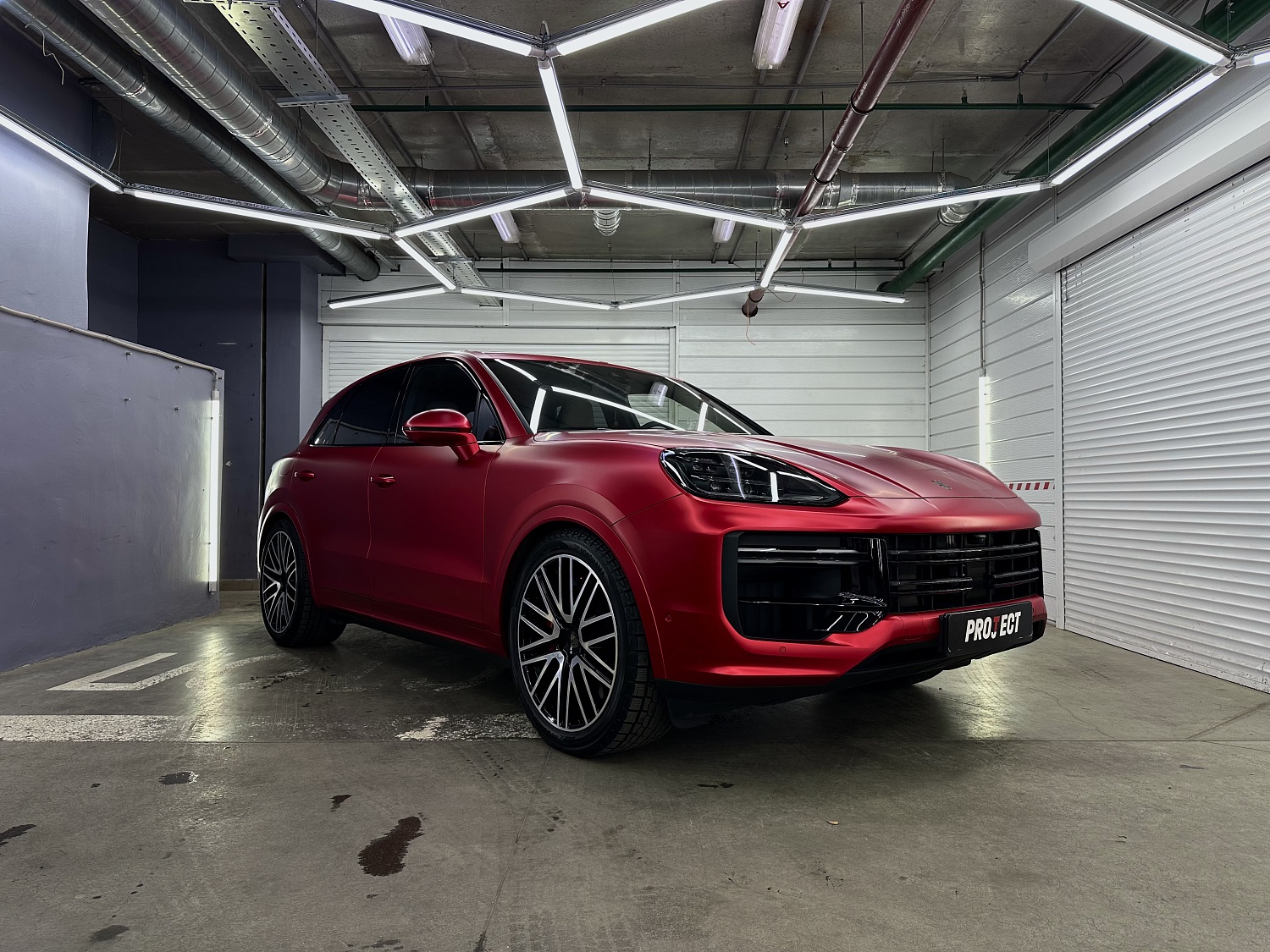 Porsche Cayenne - яркий сатиновый полиуретан