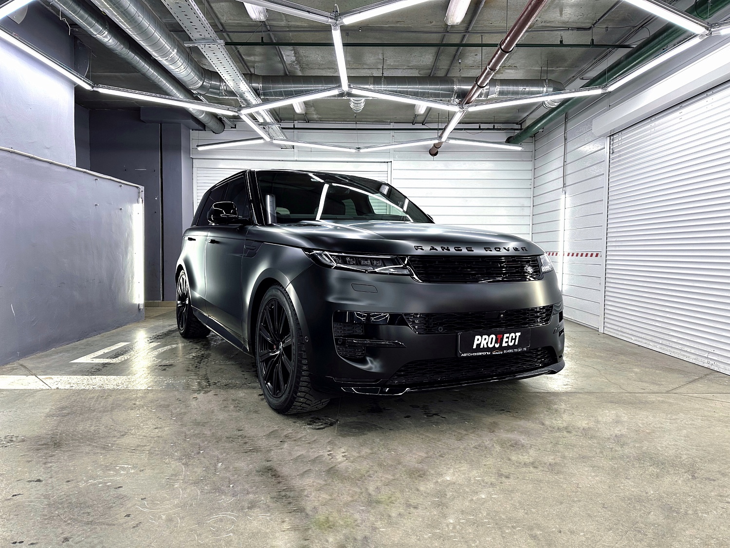 Range Rover в матовой антигравийной пленке