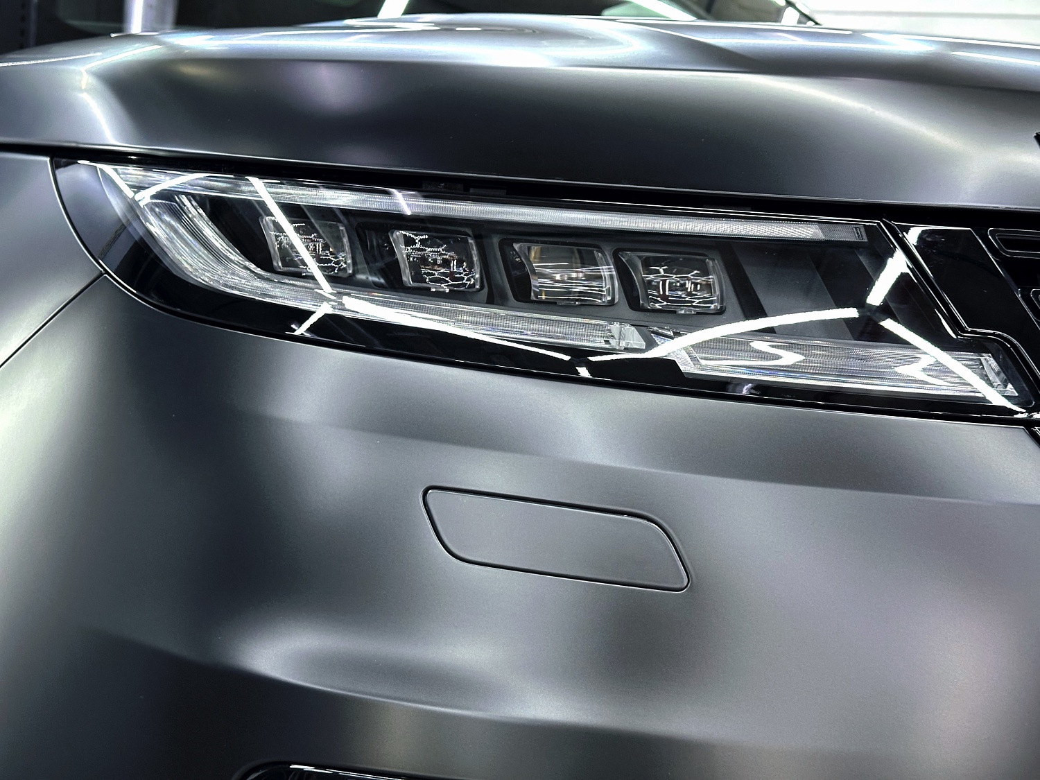 Range Rover в матовой антигравийной пленке