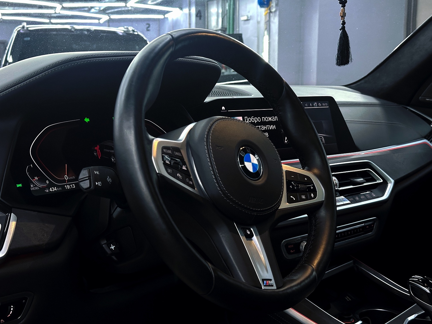 Оклейка зон риска и химчистка салона на BMW X5