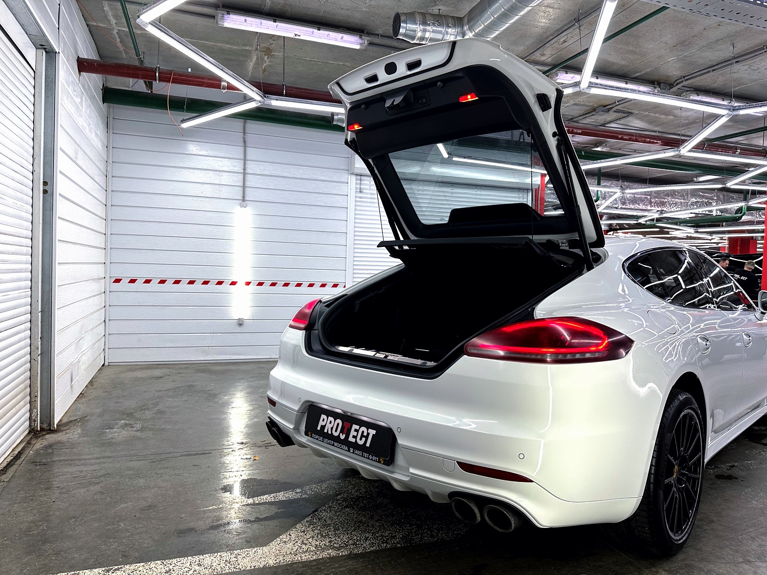 Porsche - защита спорткара ультрапрочной бронепленкой