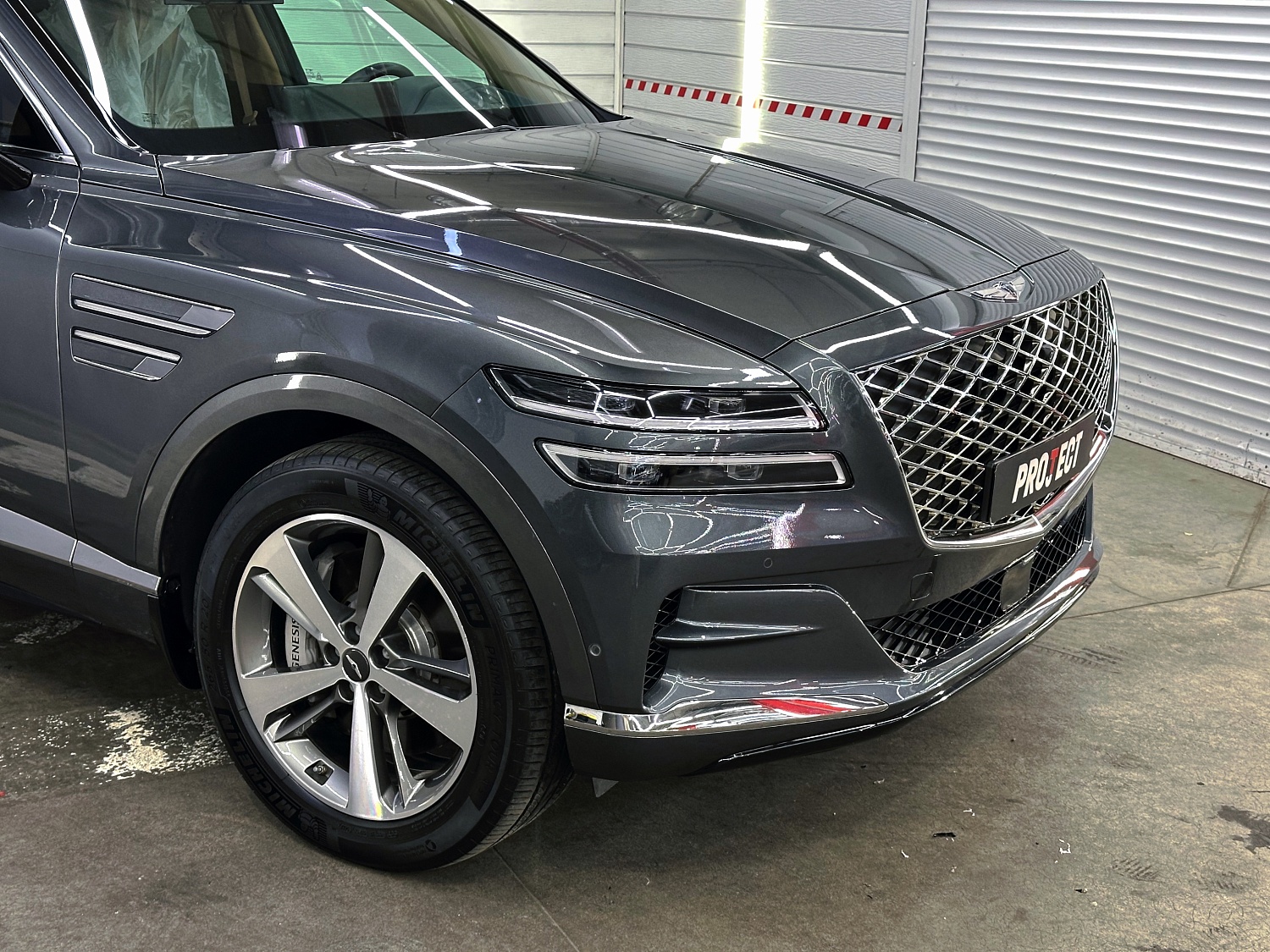 Genesis G80 - от химчистки салона до оклейки зон риска