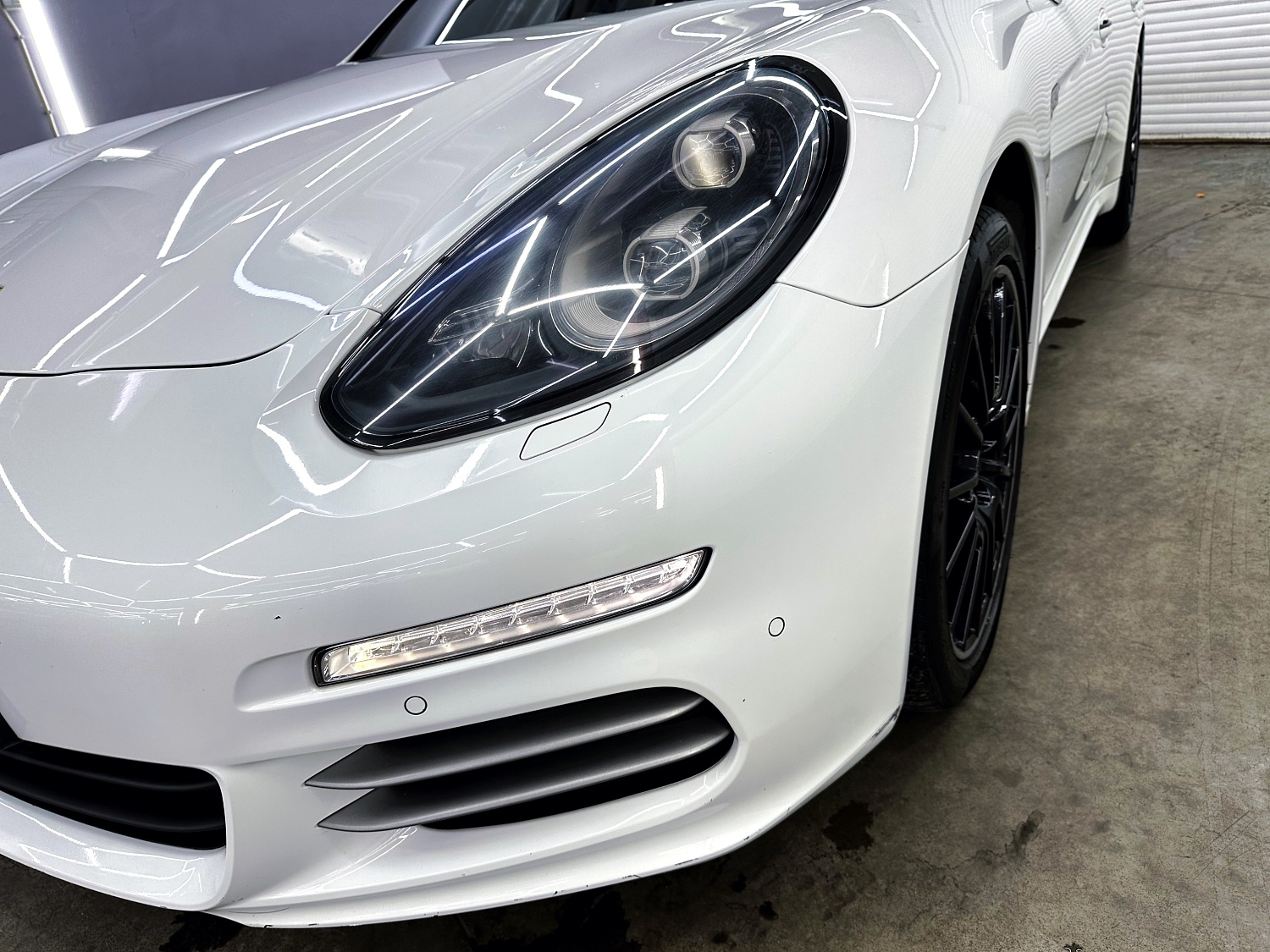 Porsche - защита спорткара ультрапрочной бронепленкой