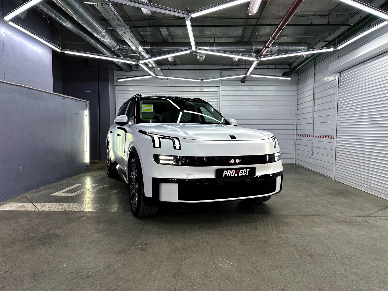Lynk & Co в сатиновой полиуретановой пленке