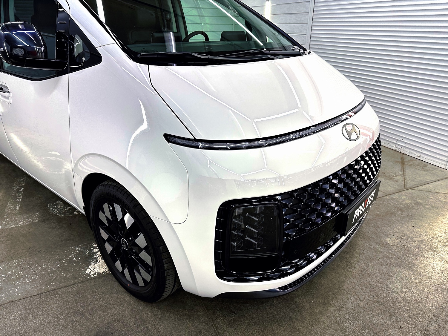 Hyundai Staria - оклейка кузова в полиуретановую пленку