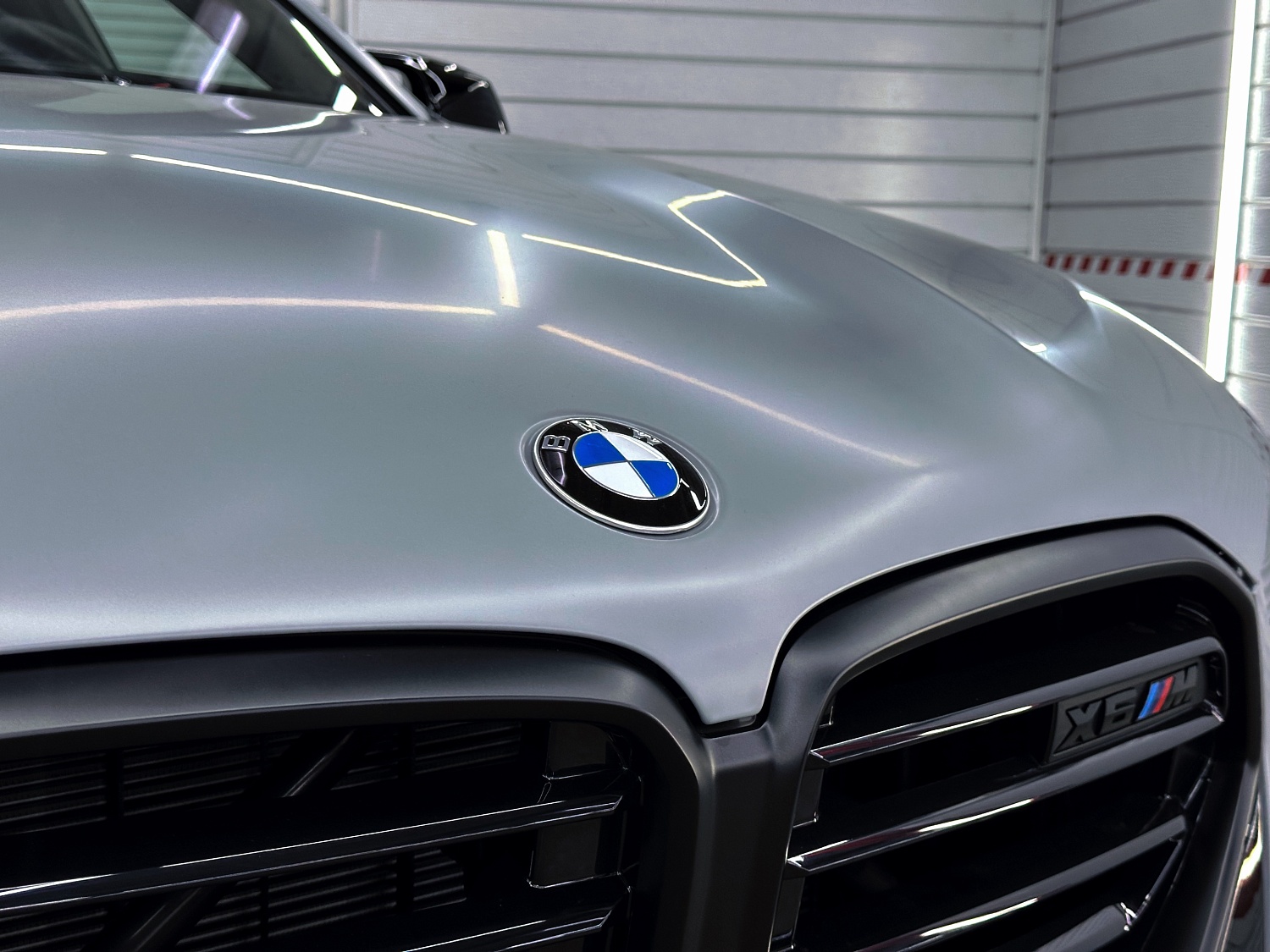 BMW X6M - сатиновый полиуретан