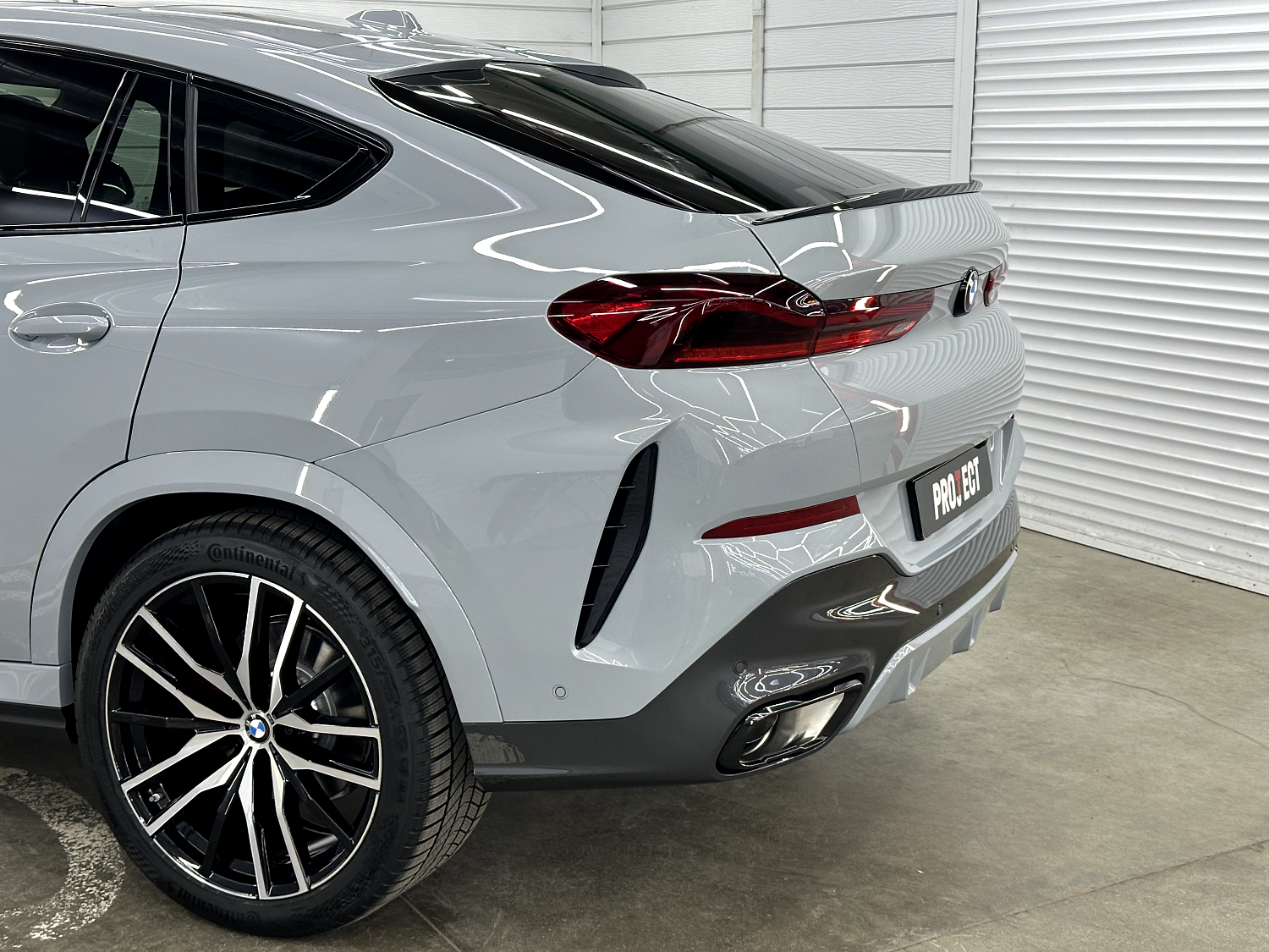 BMW X6 - полная оклейка кузова в полиуретан