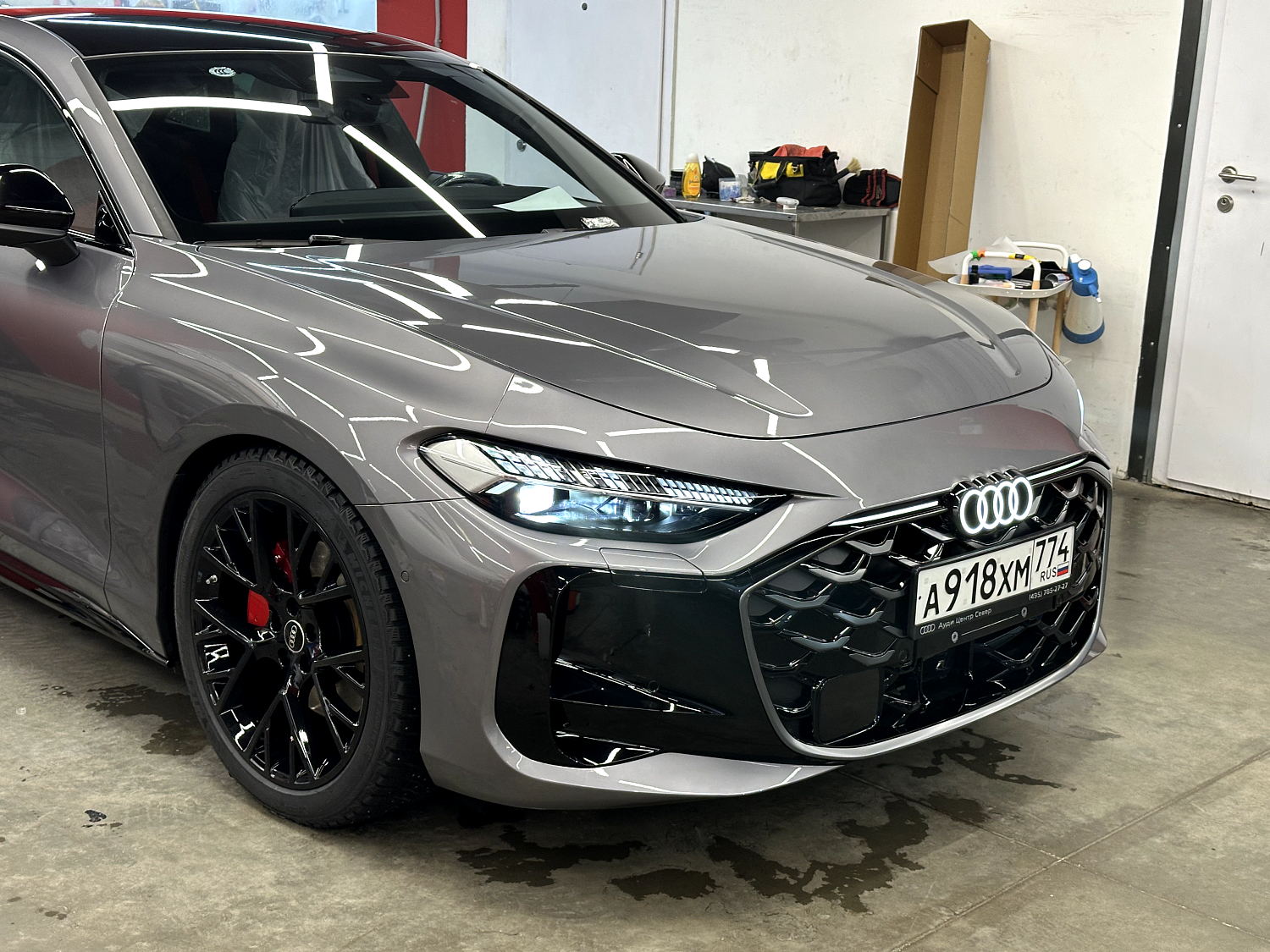 Audi A5L - оклейка матовой защитной пленкой