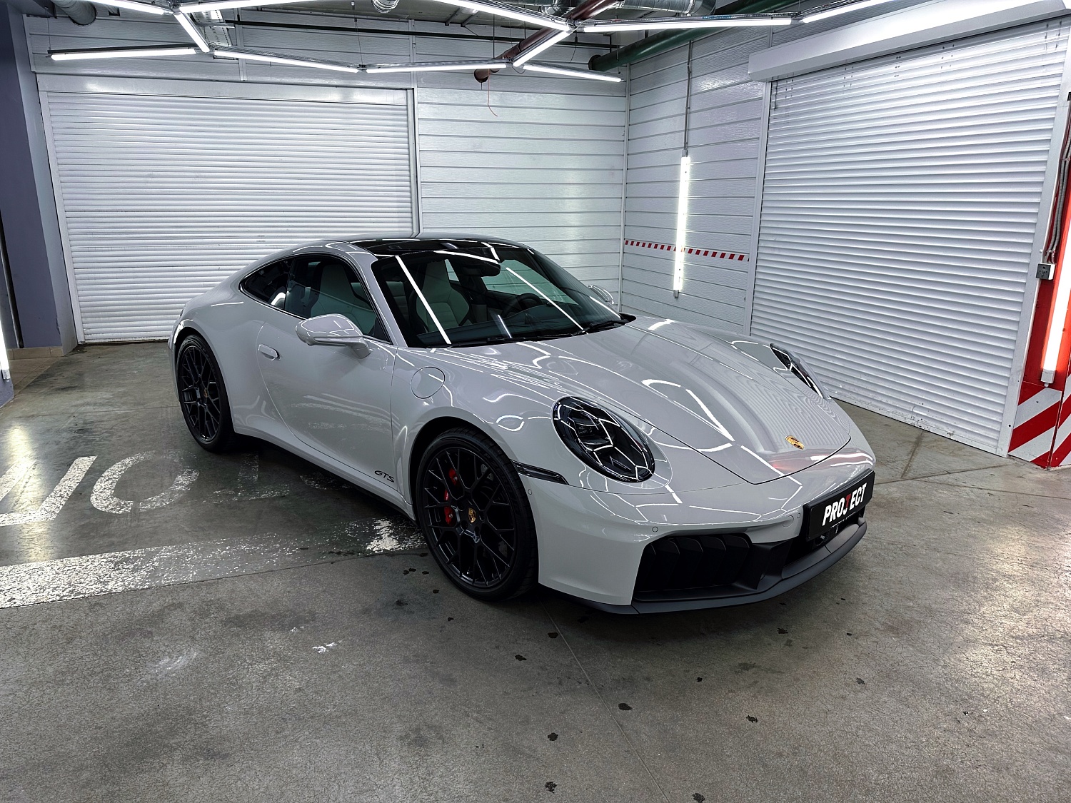 Оклейка в бронепленку Porsche 911 Carrera 4 GTS