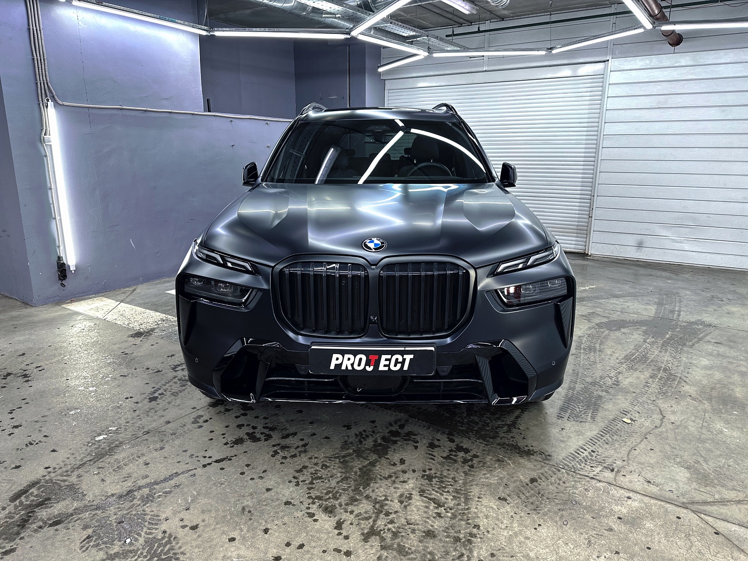 BMW X7 - полное покрытие кузова матовой пленкой
