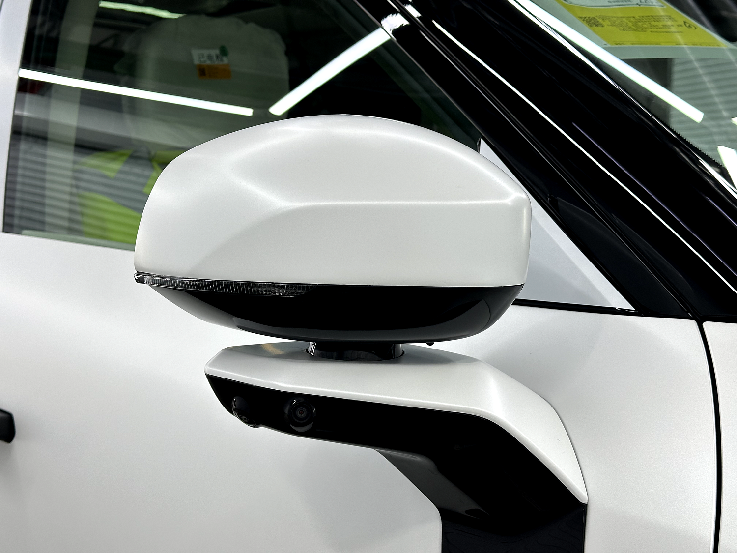 Lynk & Co в сатиновой полиуретановой пленке