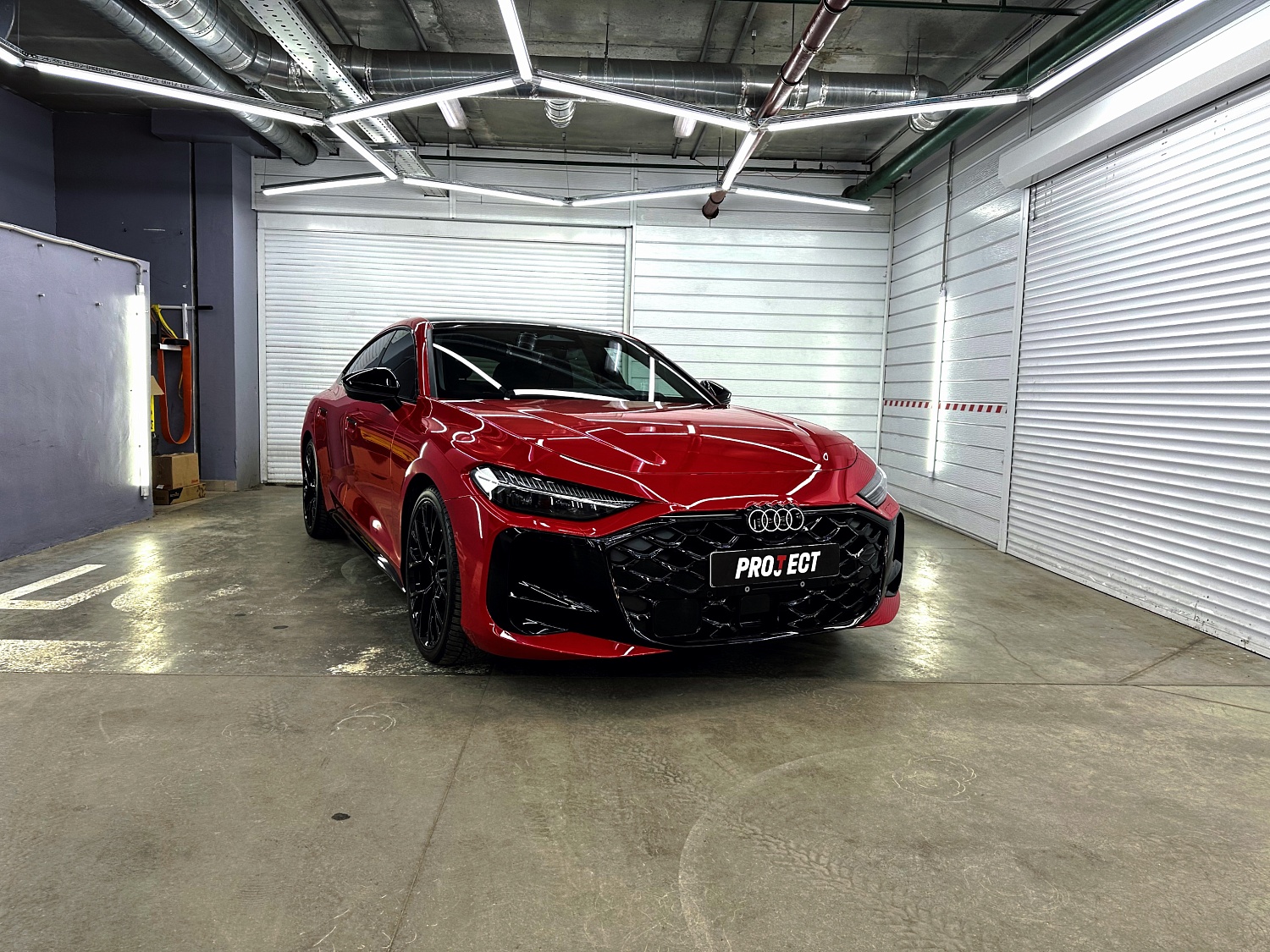 Audi A5L - новое авто в глянцевой бронепленке