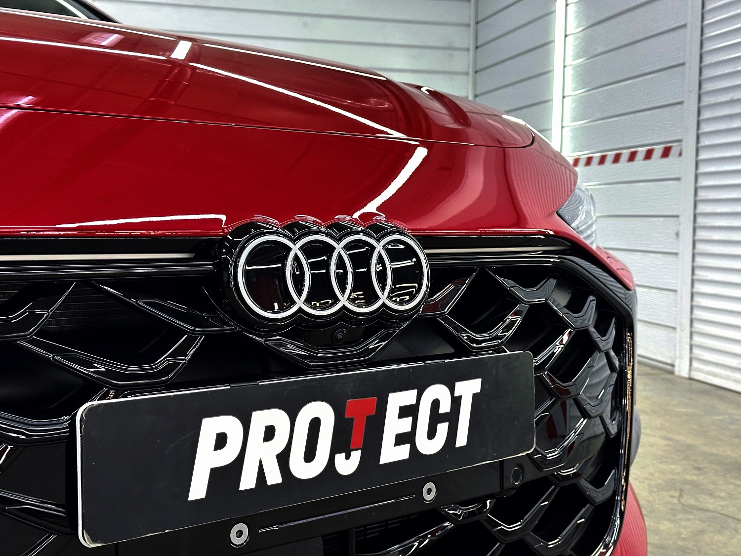 Audi A5L - новое авто в глянцевой бронепленке