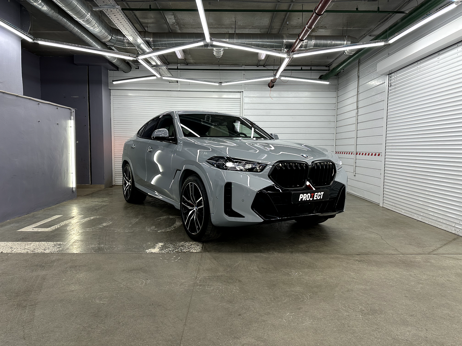 BMW X6 - полная оклейка кузова в полиуретан