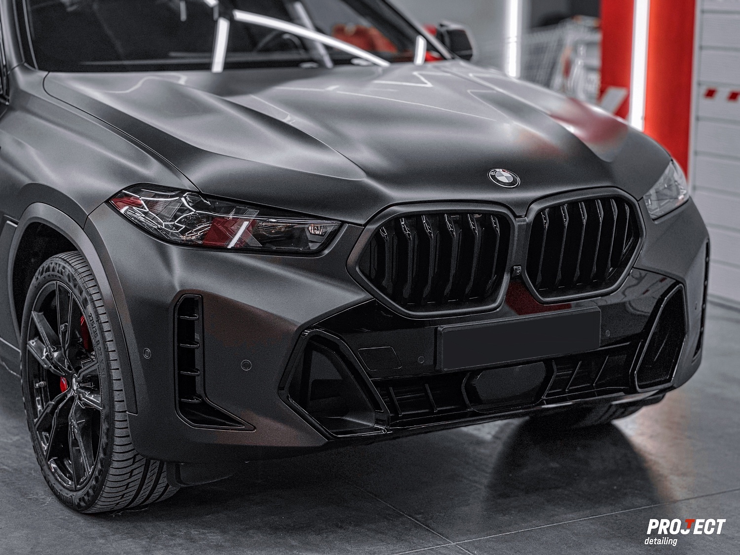 BMW X6 в матовом темно-сером цвете